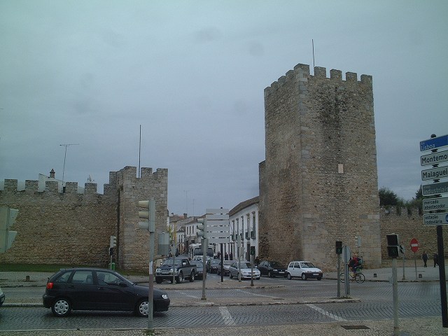 世界遺産・エヴォラ・城塞都市への入り口の写真の写真