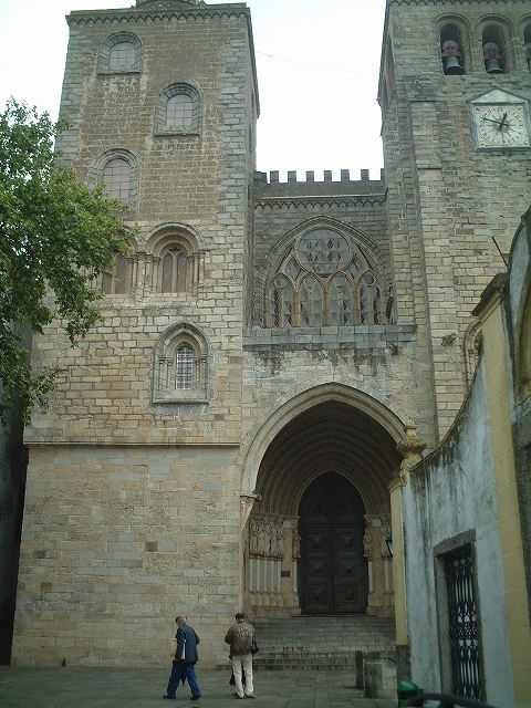 世界遺産・エヴォラ・カテドラルの正面の写真の写真