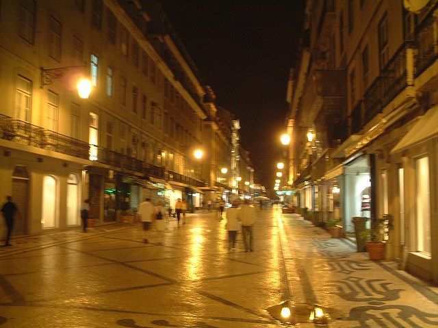 リスボン・夜のオウロ通りの写真の写真