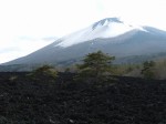 特別天然記念物・岩手山・焼走り熔岩流・向こうの山が岩手山