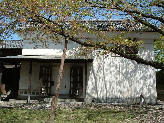 盛岡・盛岡市中央公民館の蔵の写真の写真