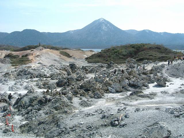霊場恐山・ところどころに噴気孔があるの写真の写真