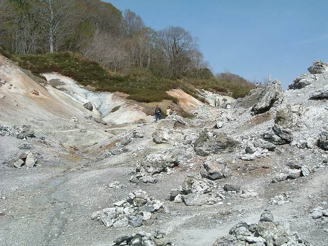 霊場恐山・突然木がまったく生えなくなるの写真の写真