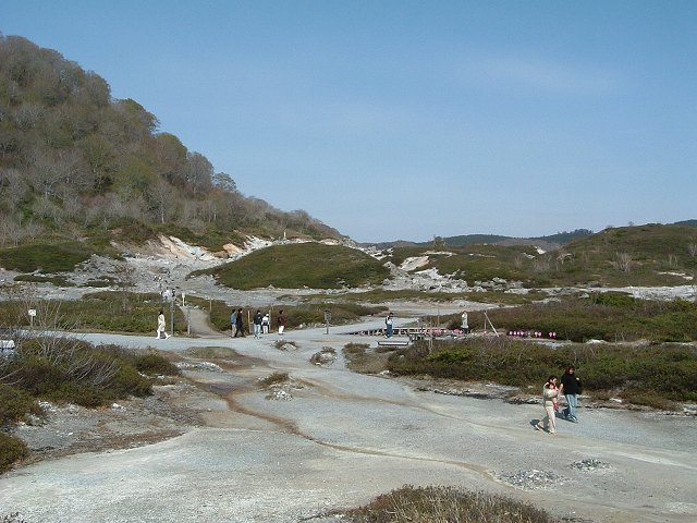 霊場恐山・境内ははるか遠くの写真の写真