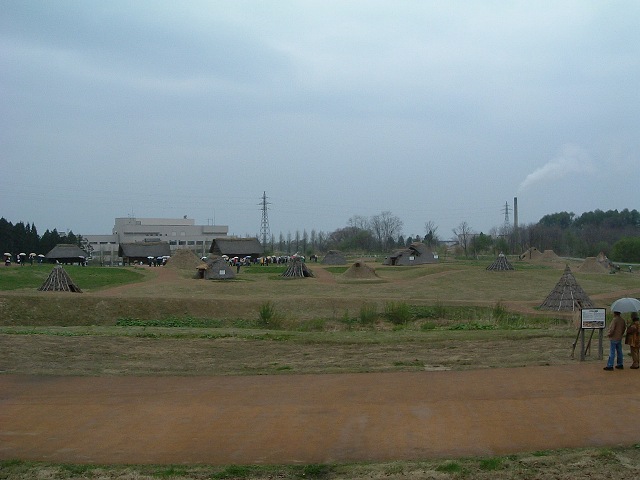 特別史跡・青森・建物が点在する三内丸山遺跡の写真の写真