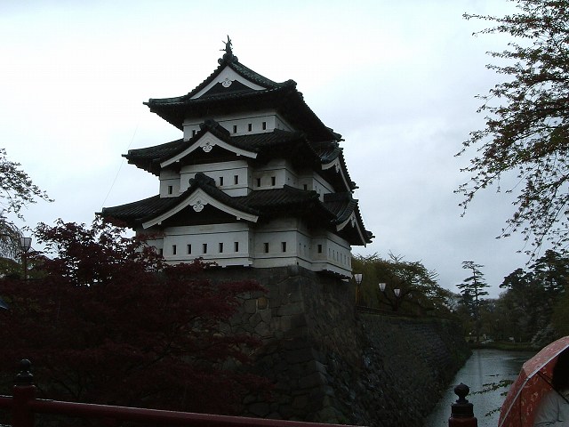 弘前・弘前城・下乗橋からみる天守閣の写真の写真