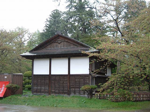 弘前・弘前城・横から見る与力番所の写真の写真