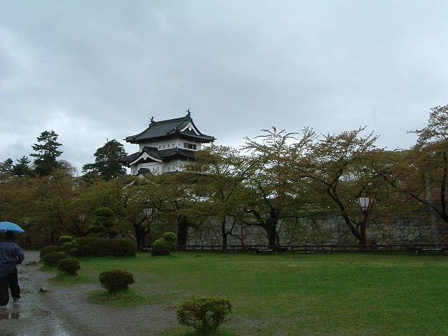 弘前・弘前城・二の丸から見る天守閣の写真の写真