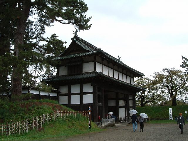 弘前・弘前城・北の丸から見る弘前城北の郭北門の写真の写真