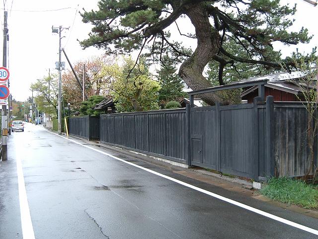 重要伝統的建造物群保存地区・弘前・板塀が続く武家屋敷の写真の写真