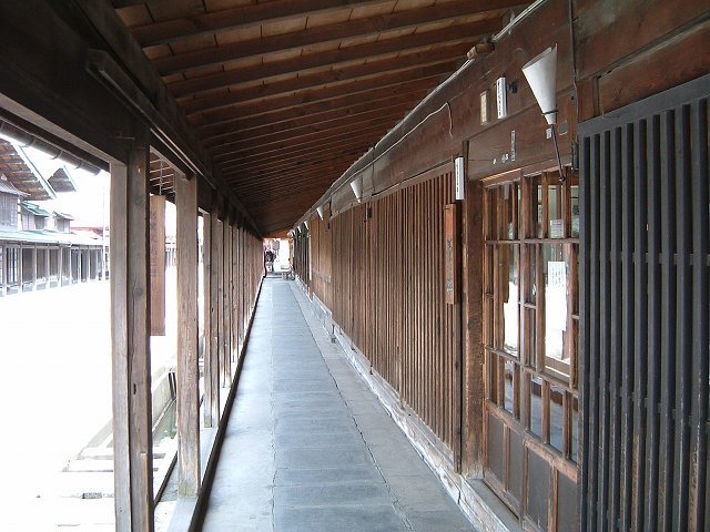 重要伝統的建造物群保存地区・黒石・こみせ(小見世)の写真の写真