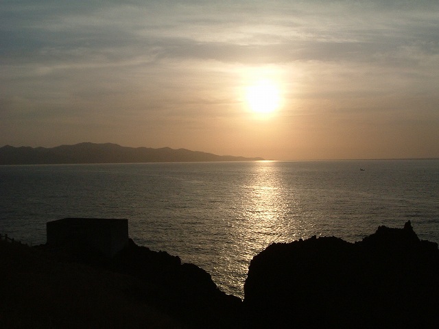 下北半島に夕日が沈むの写真の写真