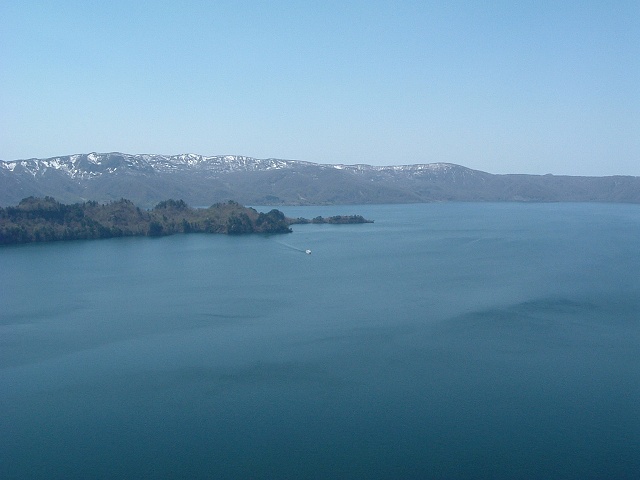 特別名勝・天然記念物・十和田湖・外輪山が良く見えるの写真の写真