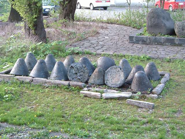 阿仁・大砲の弾だろうか？の写真の写真