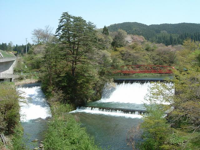 藤倉水源地水道施設・副堰堤と本堰堤の写真の写真
