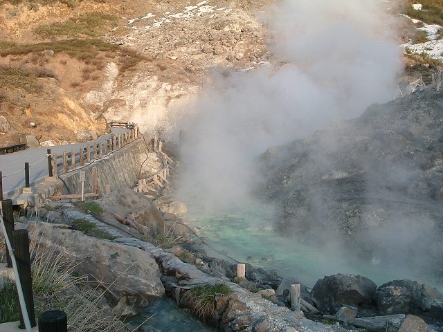 特別天然記念物・北投石・高温の玉川温泉の源泉の写真の写真