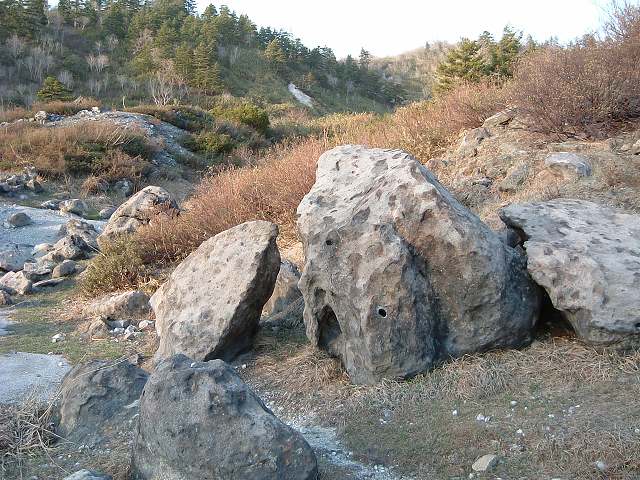 玉川温泉・特別天然記念物・北投石・放射線が出ている石の写真の写真