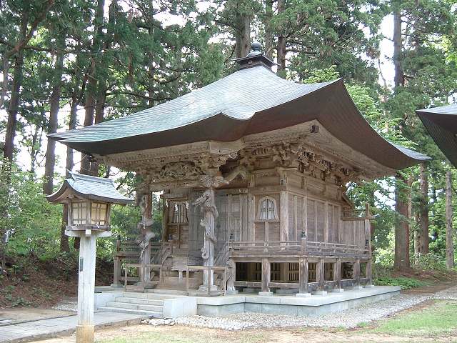 羽黒山・出羽三山神社・蜂子神社の隣にたつ社の写真の写真