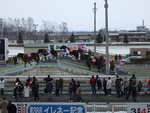 北海道遺産・ばんえい競馬・続いて9番の馬が坂道を越える