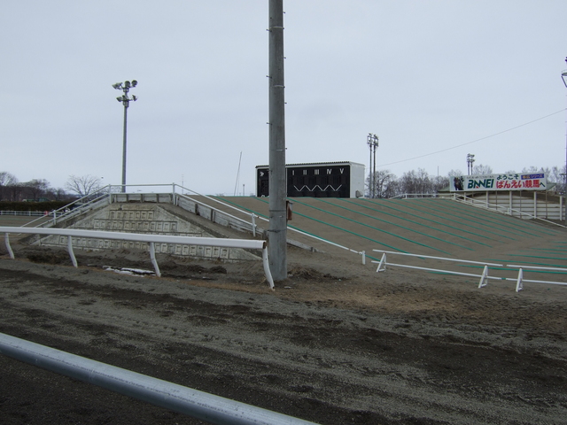 北海道遺産・ばんえい競馬・結構急な二つ目の坂道の写真の写真