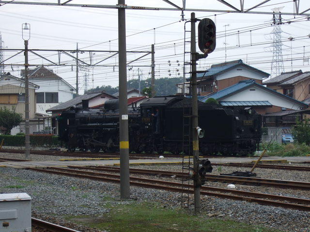蒸気機関車(SL)のC58・客車との連結のための入れ替えの写真の写真