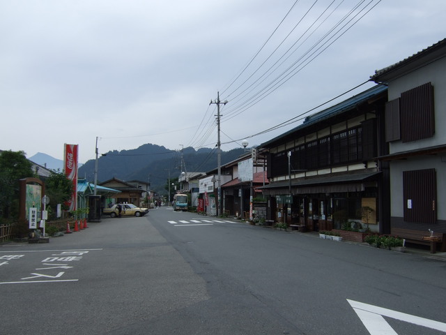 三峰口駅の駅前の写真の写真