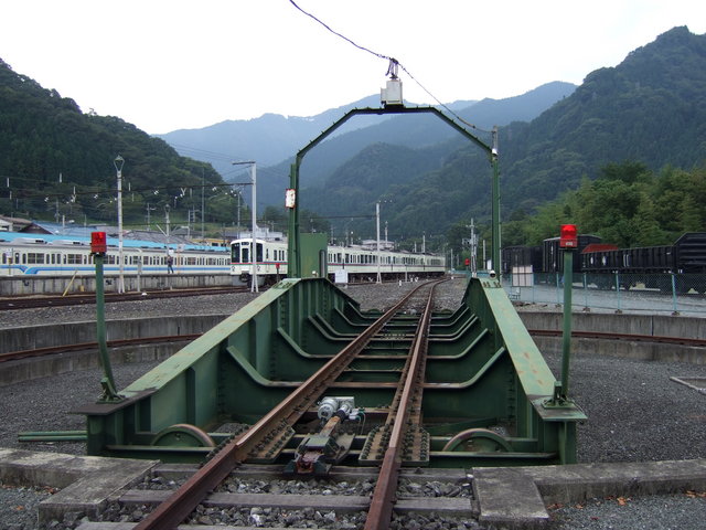 奥のほうからSLは逆走してくるの写真の写真