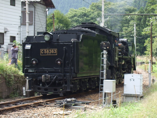 蒸気機関車(SL)のC58・入れ替え中の写真の写真