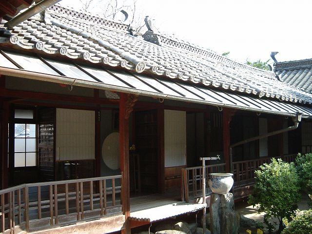 重要文化財・上芳我家住宅・仕舞部屋及び便所・産部屋の写真の写真