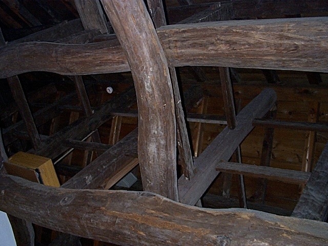 国宝・彦根城天守閣・内部・屋根の木組みの写真の写真