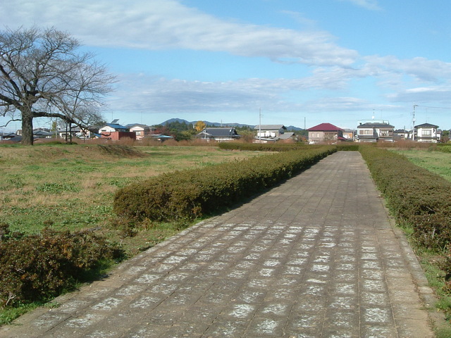 特別史跡・常陸国分尼寺・回廊をあらわす石畳の写真の写真