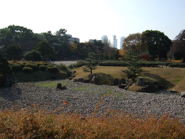 特別史跡・名古屋城跡・休憩所から見る池跡の写真の写真