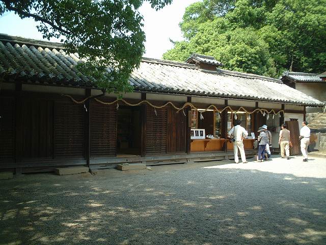 世界遺産・奈良・薬師寺休岡八幡神社社殿東西脇殿１の写真の写真