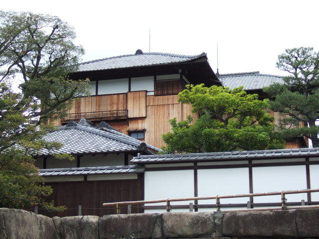 世界遺産・二条城・裏から見る本丸御殿の写真の写真