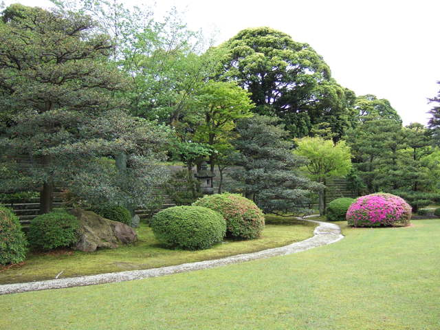 世界遺産・二条城・名勝・本丸庭園・明治時代の芝庭風築山式庭園の写真の写真