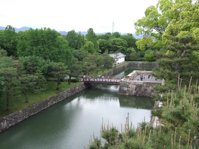 世界遺産・二条城・守台から見る西側の内堀の写真の写真
