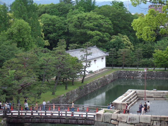 世界遺産・二条城・天守台から見る土蔵(北)(米蔵）方面の写真の写真