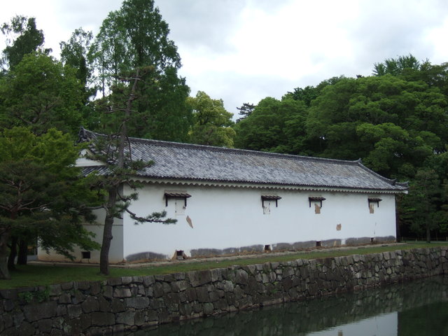 世界遺産・二条城・重要文化財・土蔵(北)(米蔵)<の写真の写真