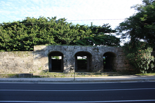 重要文化財・旧崇元寺第一門及び石牆の写真の写真