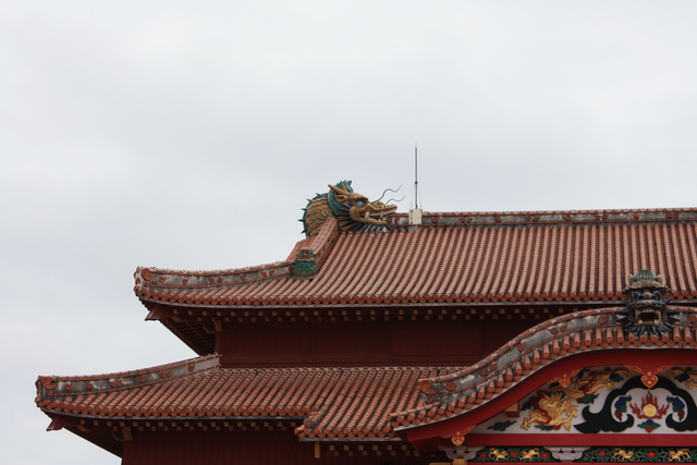 史跡・首里城・正殿の屋根２の写真の写真