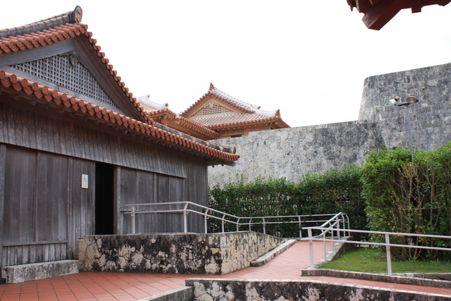 史跡・首里城・南殿から見る書院の写真の写真