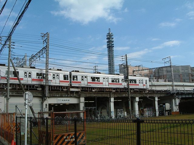 高島町－桜木町間を走る東急東横線の写真の写真
