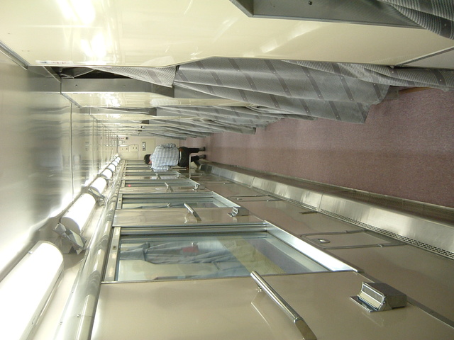 車内の通路２の写真の写真