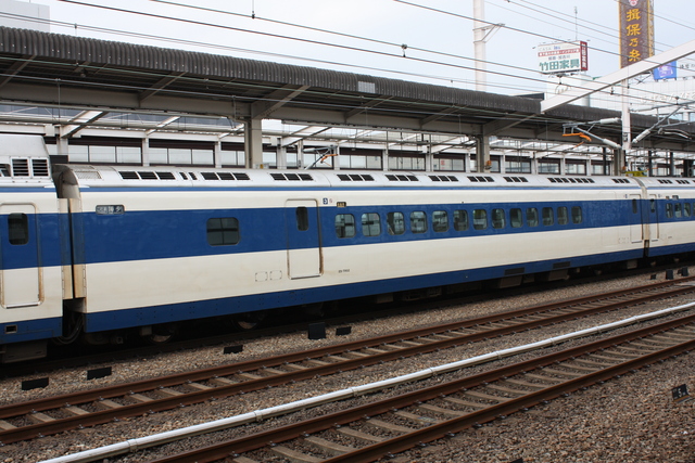 新幹線０系・３号車・「25-7902」の写真の写真
