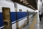 新幹線１００系・旧塗装・２号車から見る１号車