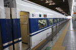 新幹線１００系・旧塗装・３号車から見る２号車
