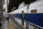 新幹線１００系・旧塗装・３号車から見る４号車