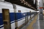 新幹線１００系・旧塗装・４号車から見る３号車