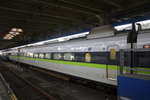 １００系新幹線・新塗装・３号車から見る４号車