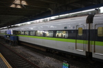 １００系新幹線・新塗装・４号車から見る５号車